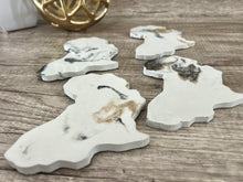 Load image into Gallery viewer, White Marbled Concrete Africa Coaster Set