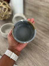Load image into Gallery viewer, Marbled Concrete Round Bowls
