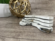 Load image into Gallery viewer, White Marbled Concrete Africa Coaster Set
