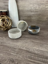 Load image into Gallery viewer, Marbled Concrete Round Bowls
