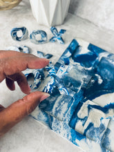 Load image into Gallery viewer, Blue Marbled Concrete Tic Tact Toe Set
