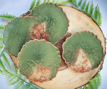 Load image into Gallery viewer, Geode Green Coaster Set
