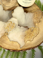 Load image into Gallery viewer, White &amp; Gold African Coaster Set
